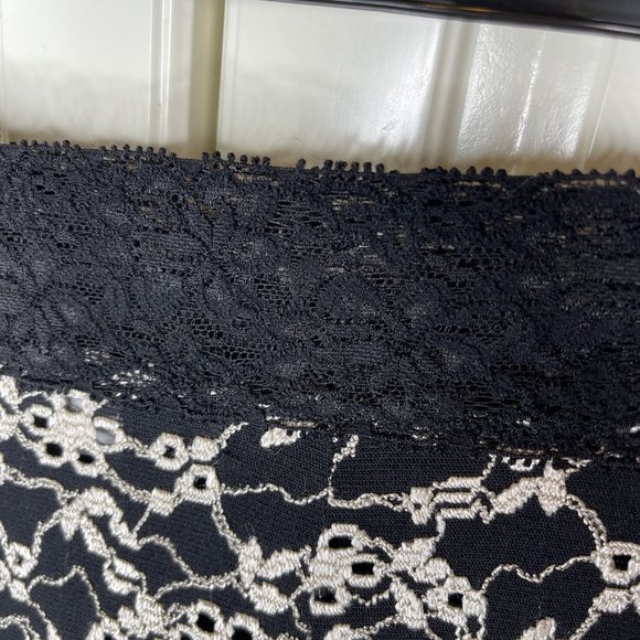 CAbi Skirt Black White Elastic Lace Floral Embroidered Size S Small Stretch - Picture 6 of 12